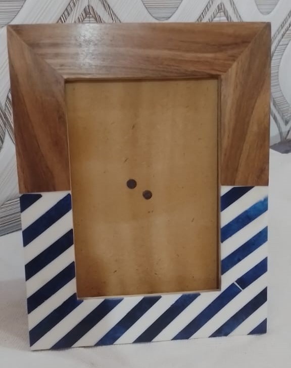 Cherry Wood Frame For Elegant Living Room – Handmade Cherry Wood Wooden Photo Frames from India