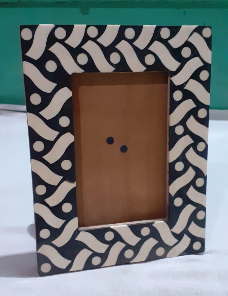 Dark Stained Oak Frame For Home Library – Handmade Reclaimed Wood Wooden Photo Frames from India