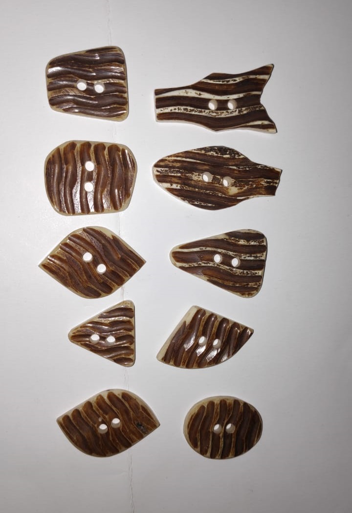Eco Friendly Buffalo Horn Sewing Buttons – Handmade Eco Friendly Buffalo Horn Buffalo Horn Buttons from India