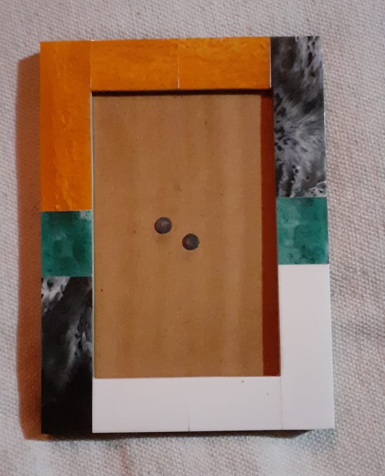 Floating Wooden Frame For Art Display – Handmade Pine Wood Wooden Photo Frames from India