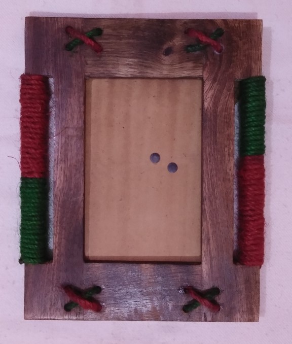 Floating Wooden Frame For Inspirational Quotes – Handmade Walnut Wood Wooden Photo Frames from India