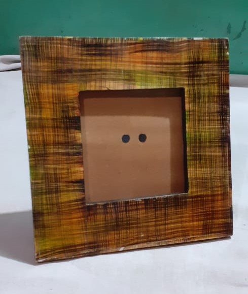 Floating Wooden Frame For Minimalist Design – Handmade Rosewood Wooden Photo Frames from India