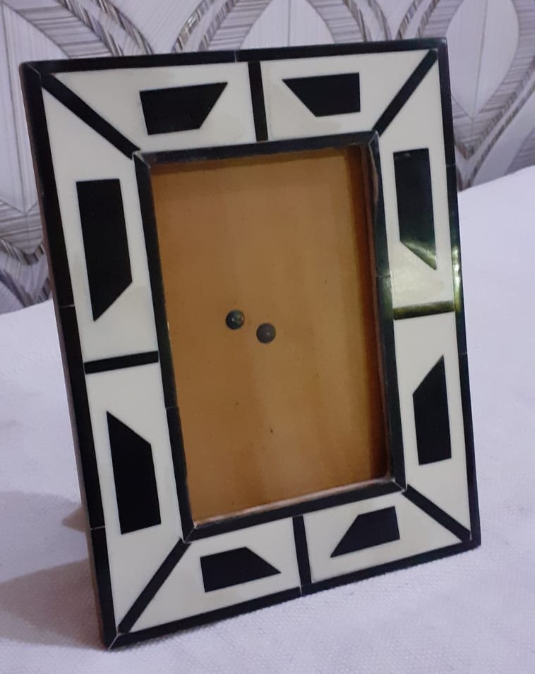 Hand-carved Wooden Frame For Classic Art – Handmade Teak Wood Wooden Photo Frames from India