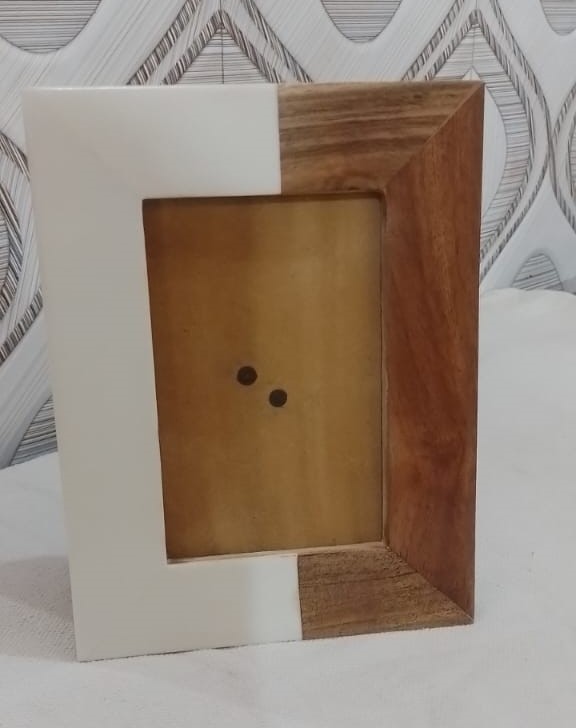 Minimal Oak Wooden Frame For Modern Art – Handmade Walnut Wood Wooden Photo Frames from India