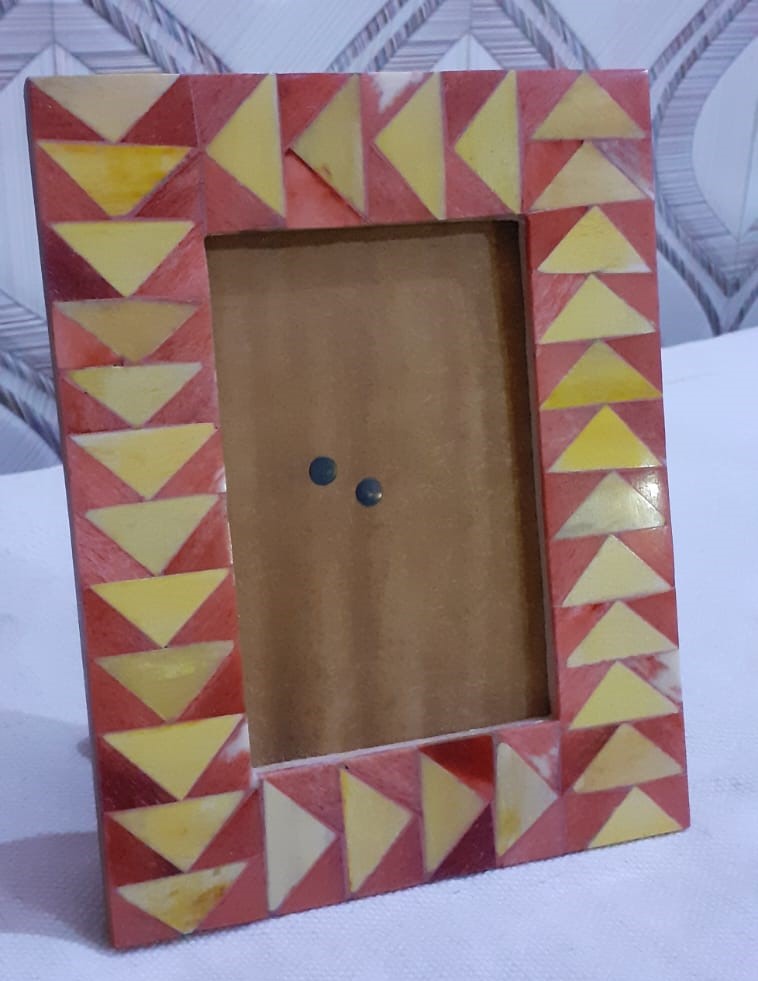 Small Desk Wooden Frame For Office – Handmade Pine Wood Wooden Photo Frames from India