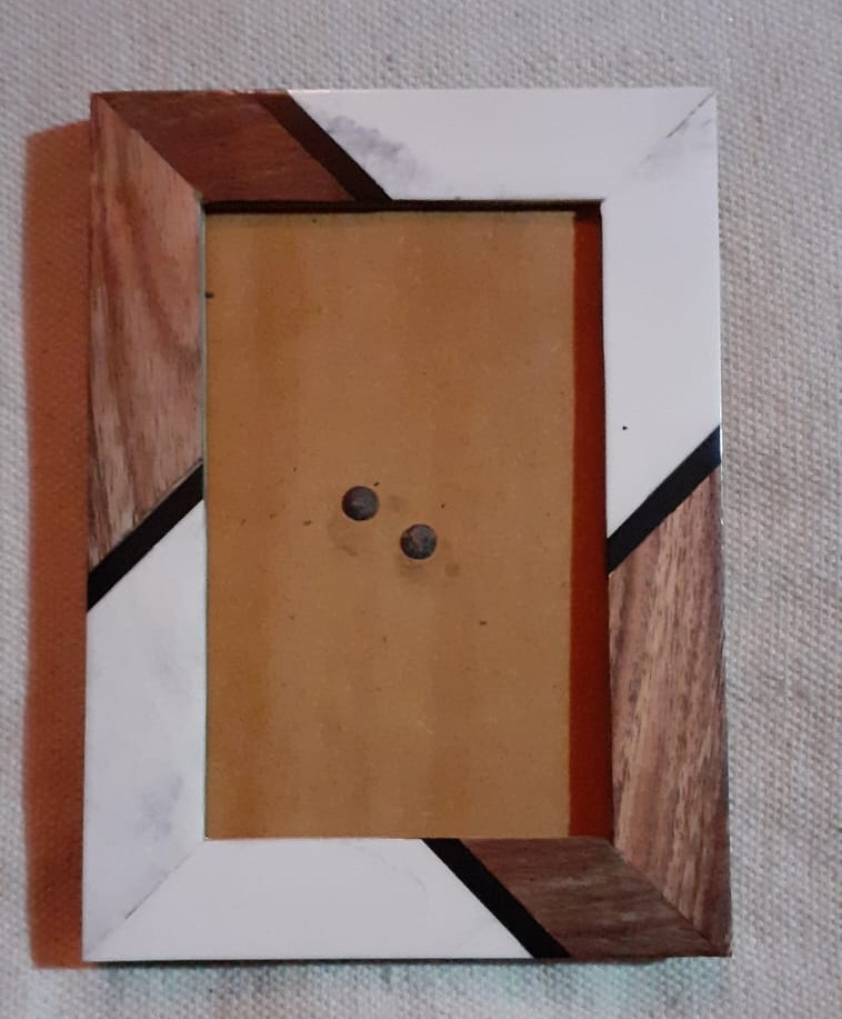 White Painted Wooden Frame For Modern Home – Handmade Reclaimed Wood Wooden Photo Frames from India