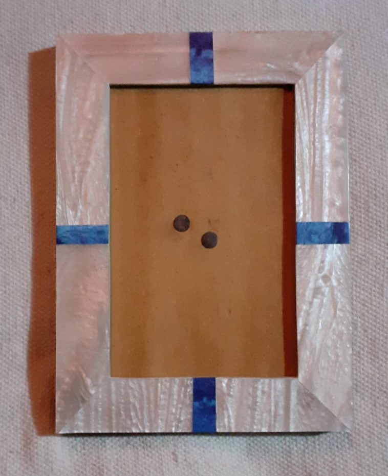 Wooden Frame For Travel Memories – Handmade Walnut Wood Wooden Photo Frames from India